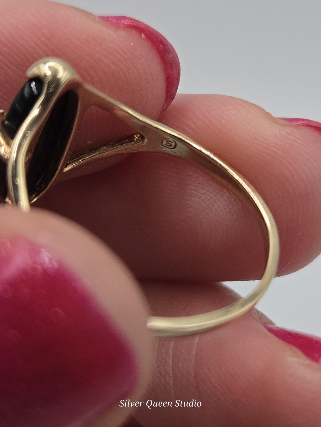 10K Solid Gold Black Hills Gold Ring, Tricolor Leaf Accent, Size 6.5