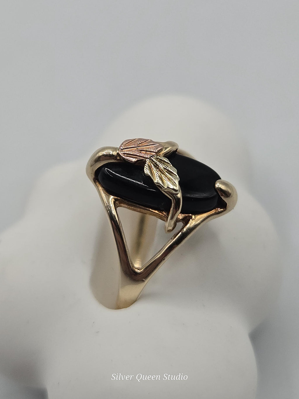 10K Solid Gold Black Hills Gold Ring, Tricolor Leaf Accent, Size 6.5